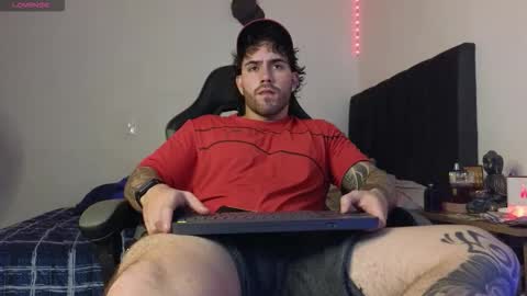 Snapshot of ades_lowe chatting on February 21, 4:57 am Ades online show from February 21, 4:57 am