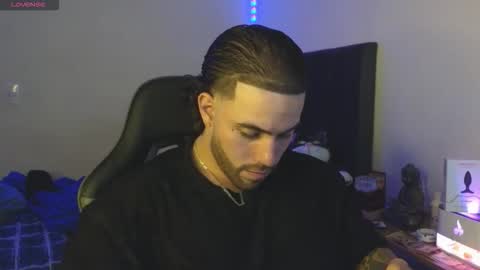 Snapshot of ades_lowe chatting on March 14, 5:24 am Ades online show from March 14, 5:24 am