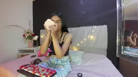 Snapshot of adharaharper chatting on June 18, 2:10 pm Adhara online show from June 18, 2:10 pm