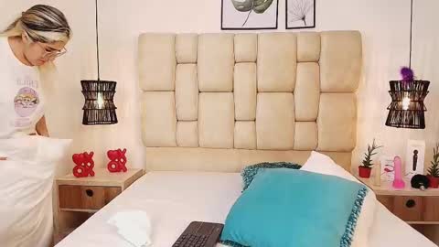 AdharaSmithh online show from February 25, 8:41 pm