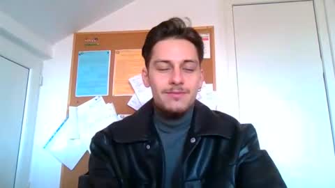 Snapshot of adi151943 chatting on April 1, 3:42 pm JayHunter online show from April 1, 3:42 pm