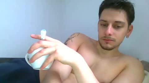 Snapshot of adi151943 chatting on April 9, 6:52 am JayHunter online show from April 9, 6:52 am