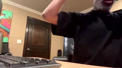 Snapshot of adick_ting chatting on December 8, 1:14 pm adick_ting online show from December 8, 1:14 pm