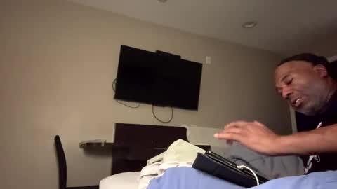 Snapshot of adick_ting chatting on December 23, 12:41 pm adick_ting online show from December 23, 12:41 pm