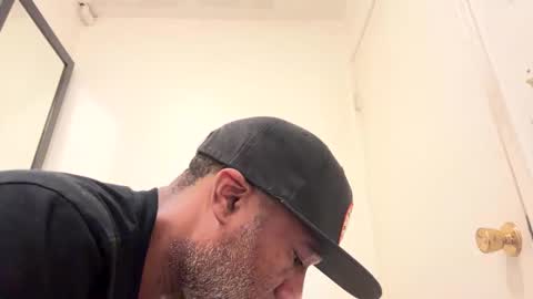 Snapshot of adick_ting chatting on December 27, 3:42 am adick_ting online show from December 27, 3:42 am