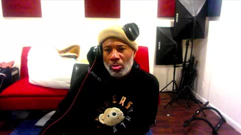 Snapshot of adick_ting chatting on January 7, 7:42 am adick_ting online show from January 7, 7:42 am