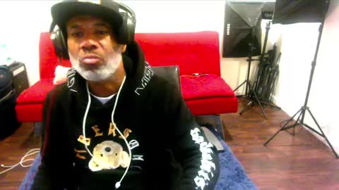 Snapshot of adick_ting chatting on January 13, 9:08 am adick_ting online show from January 13, 9:08 am