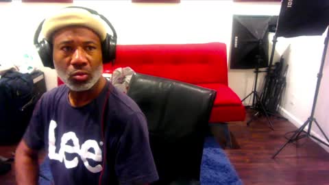 Snapshot of adick_ting chatting on January 23, 7:22 am adick_ting online show from January 23, 7:22 am