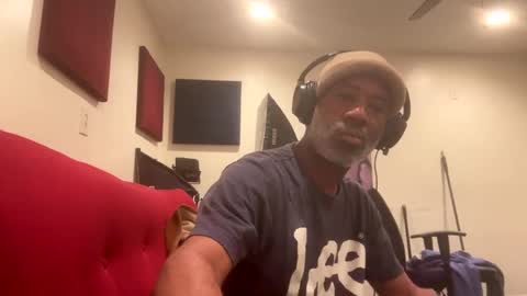 Snapshot of adick_ting chatting on January 23, 12:09 pm adick_ting online show from January 23, 12:09 pm