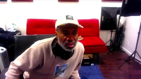 Snapshot of adick_ting chatting on January 25, 8:42 am adick_ting online show from January 25, 8:42 am