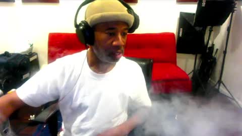 Snapshot of adick_ting chatting on February 17, 5:21 pm adick_ting online show from February 17, 5:21 pm