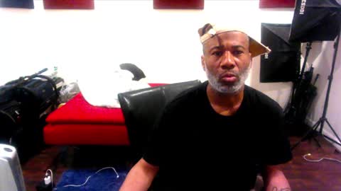 Snapshot of adick_ting chatting on February 23, 12:05 pm adick_ting online show from February 23, 12:05 pm