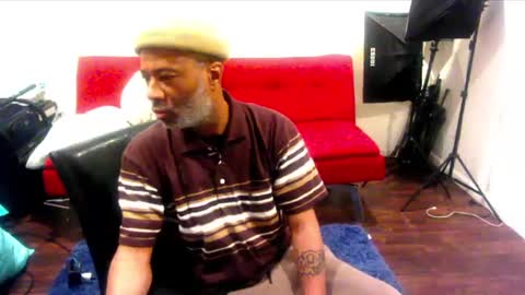 Snapshot of adick_ting chatting on February 24, 8:27 am adick_ting online show from February 24, 8:27 am