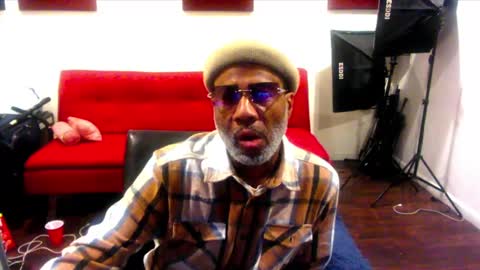 Snapshot of adick_ting chatting on March 8, 9:39 am adick_ting online show from March 8, 9:39 am