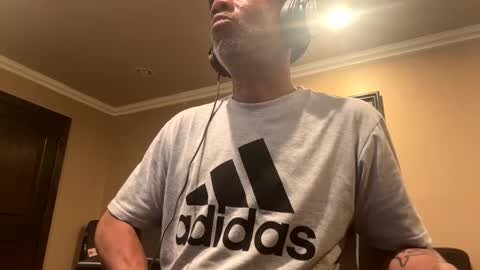 Snapshot of adick_ting chatting on March 11, 8:20 pm adick_ting online show from March 11, 8:20 pm