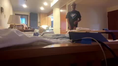 Snapshot of adick_ting chatting on March 12, 4:13 pm adick_ting online show from March 12, 4:13 pm