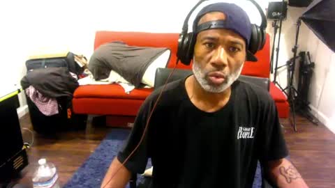 Snapshot of adick_ting chatting on September 20, 7:09 am adick_ting online show from September 20, 7:09 am