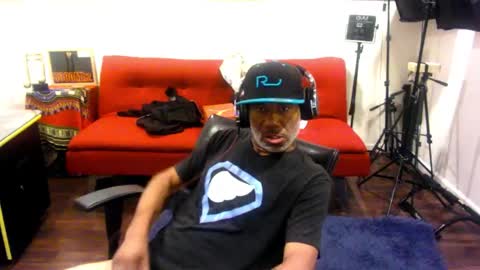 Snapshot of adick_ting chatting on October 16, 3:57 pm adick_ting online show from October 16, 3:57 pm