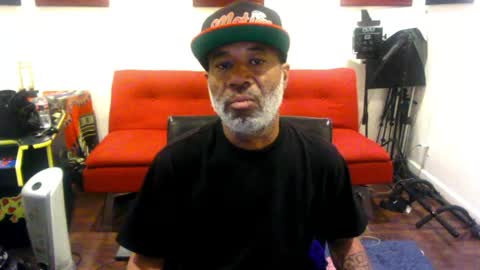 Snapshot of adick_ting chatting on May 3, 7:53 pm adick_ting online show from May 3, 7:53 pm