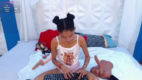 adisson_petite1 online show from February 2, 6:39 pm