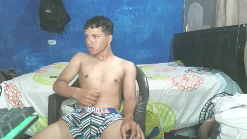 Snapshot of adonis5_ chatting on March 3, 9:10 pm Adonis online show from March 3, 9:10 pm