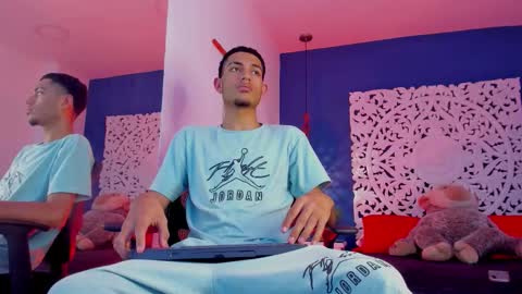 Snapshot of adonis_wb chatting on September 10, 9:15 pm adonis_wb online show from September 10, 9:15 pm