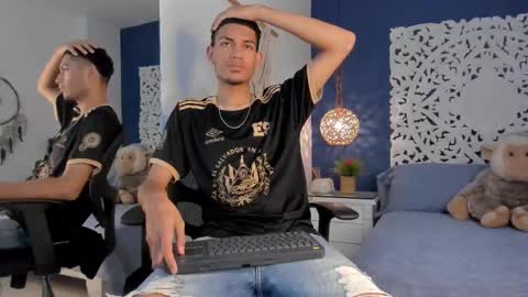 Snapshot of adonis_wb chatting on September 17, 8:10 pm adonis_wb online show from September 17, 8:10 pm