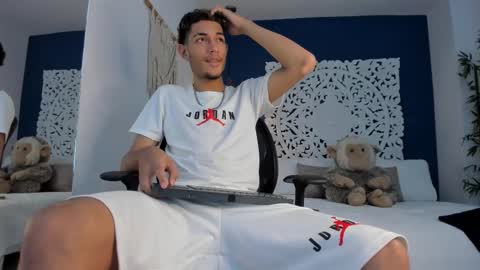 Snapshot of adonis_wb chatting on November 5, 8:42 pm adonis_wb online show from November 5, 8:42 pm