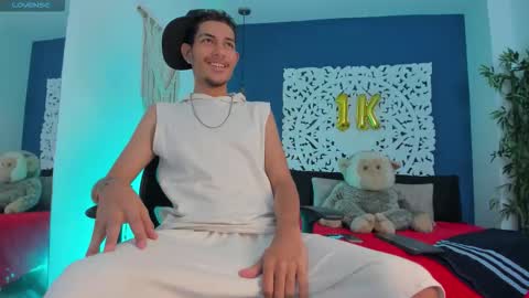 Snapshot of adonis_wb chatting on November 12, 8:52 pm adonis_wb online show from November 12, 8:52 pm