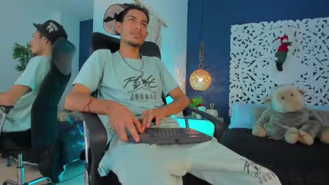 Snapshot of adonis_wb chatting on November 19, 2:11 am adonis_wb online show from November 19, 2:11 am