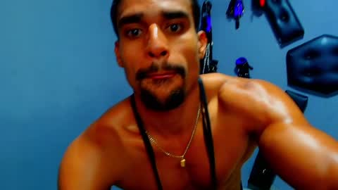 Snapshot of adonisdios chatting on May 12, 3:20 pm adonisdios online show from May 12, 3:20 pm