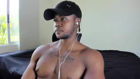 Snapshot of adonisray chatting on February 17, 8:26 pm adonisray online show from February 17, 8:26 pm