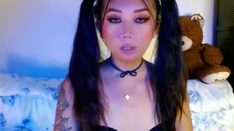 Snapshot of adorableslutxxx chatting on May 19, 2:29 am jasmine online show from May 19, 2:29 am