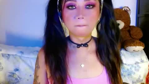 Snapshot of adorableslutxxx chatting on May 20, 12:11 pm jasmine online show from May 20, 12:11 pm