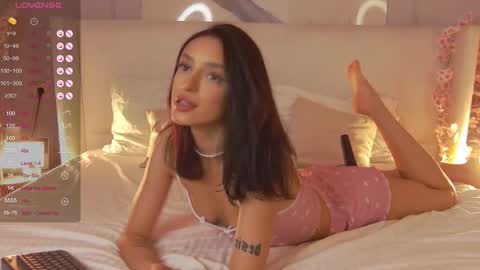 Snapshot of adoracortes chatting on October 15, 5:29 am adoracortes online show from October 15, 5:29 am