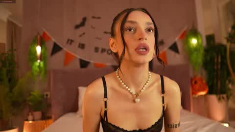 Snapshot of adoracortes chatting on October 28, 5:11 am adoracortes online show from October 28, 5:11 am