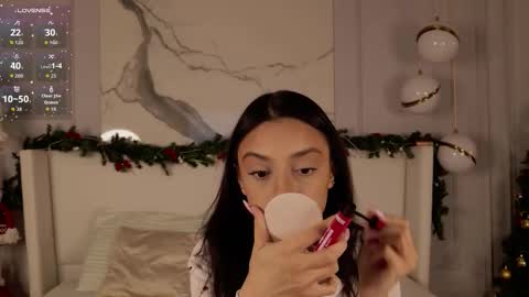 adoracortes online show from December 22, 5:04 am