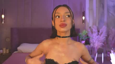 adoracortes online show from April 22, 5:10 am