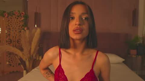 adoracortes online show from April 25, 5:10 am