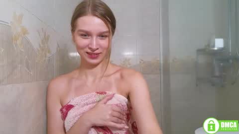 Lia  online show from May 14, 3:13 am