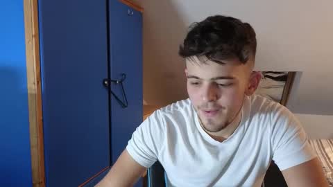Snapshot of adr_twink chatting on October 12, 11:26 pm ADR Twink online show from October 12, 11:26 pm