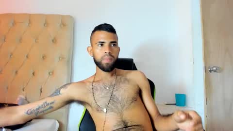 adri_sexboy229 online show from September 11, 2:39 pm