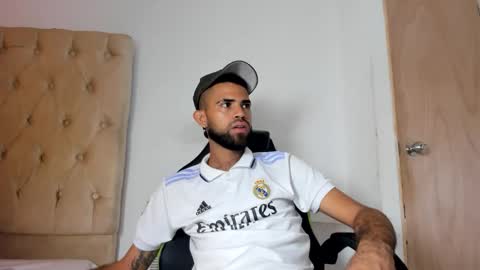 adri_sexboy229 online show from September 12, 12:27 pm