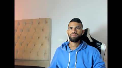 adri_sexboy229 online show from September 27, 2:44 pm