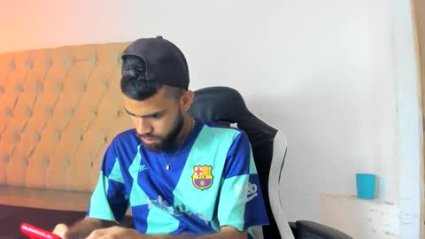 adri_sexboy229 online show from September 30, 1:32 am