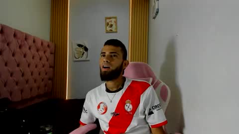 adri_sexboy229 online show from October 5, 2:54 am