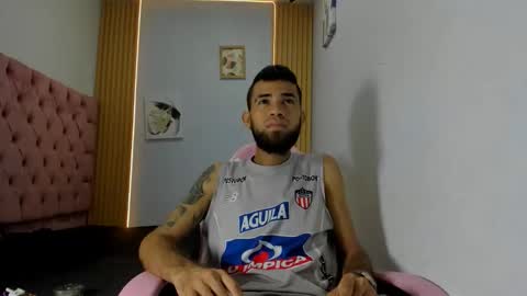 adri_sexboy229 online show from October 7, 7:38 am