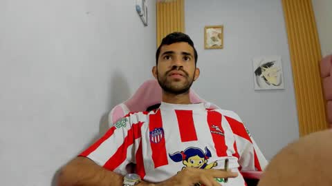 adri_sexboy229 online show from October 25, 7:16 am