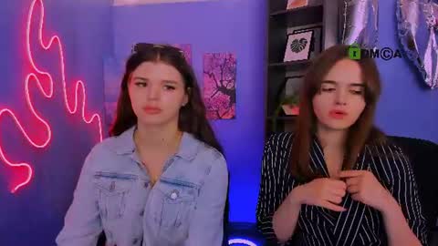 adri_sky online show from August 3, 1:05 pm