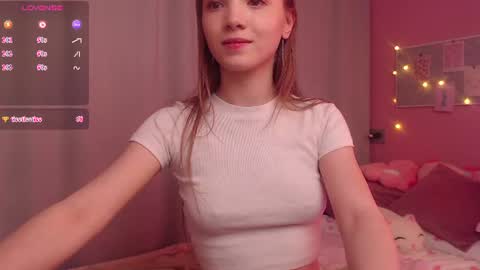 Snapshot of adria_arjona chatting on June 20, 7:44 am Eva online show from June 20, 7:44 am